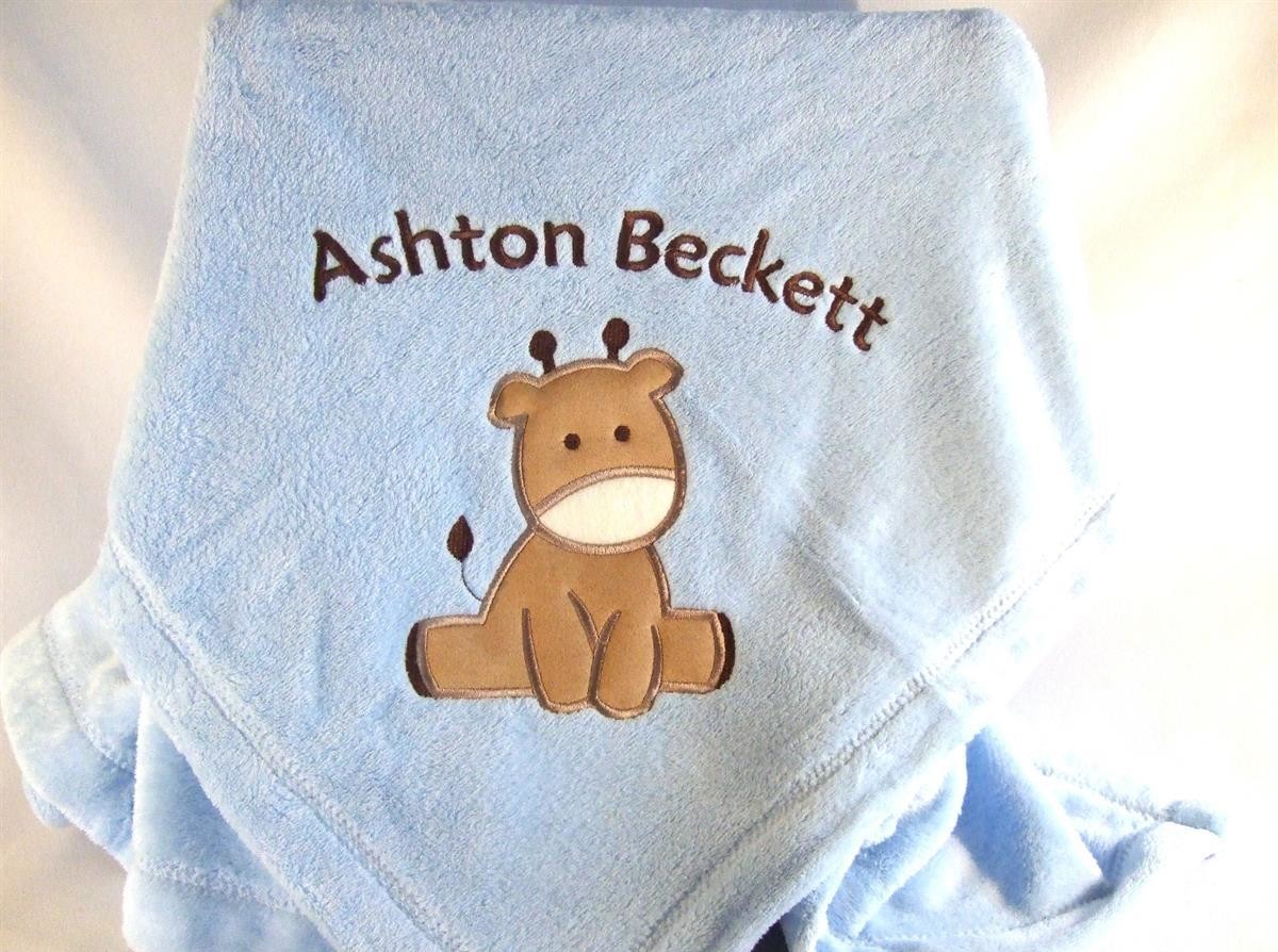 Personalized blue baby blanket with giraffe applique TMF1000