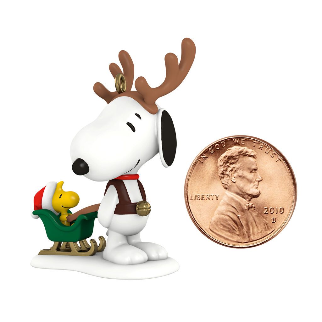 Mini Peanuts Winter Fun With Snoopy Ornament 1 26 Available July 11 Feeney S Hallmark Shop